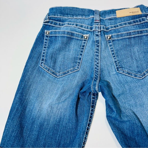 Ariat Jean shorts Bermuda shorts embroidered stretchy mid rise Women size 28 - Picture 7 of 9